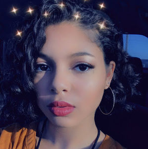 Meet your Posher, Chloe